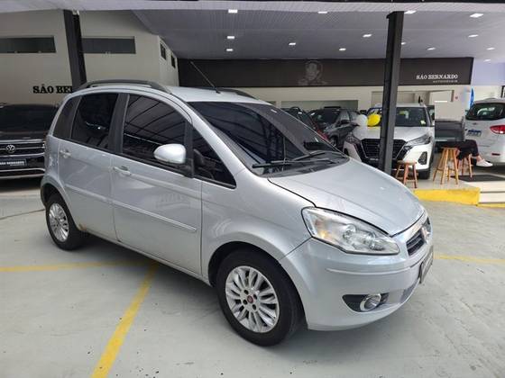 FIAT IDEA 1.4 MPI ATTRACTIVE 8V FLEX 4P MANUAL FIAT IDEA 1.4 MPI ATTRACTIVE 8V FLEX 4P MANUAL